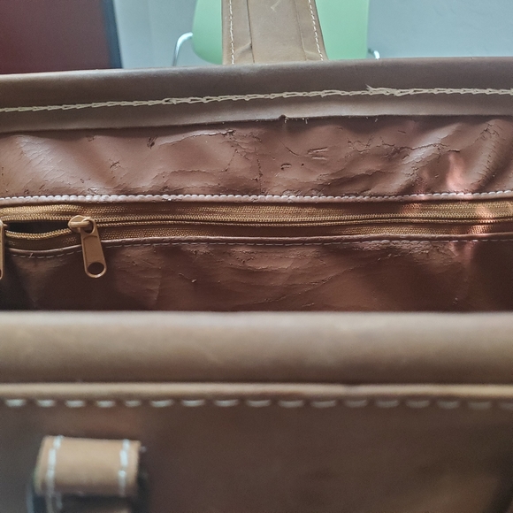 Handmade Leather Dr's Bag - Picture 15 of 15
